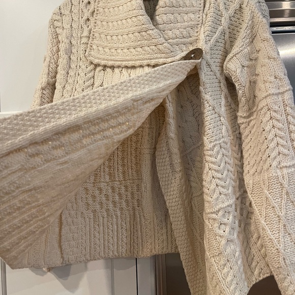 Irish Wool Asymmetrical Knit Cream Sweater Size M - Picture 6 of 15